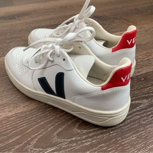 Veja Womens white red V-10 sneakers 8